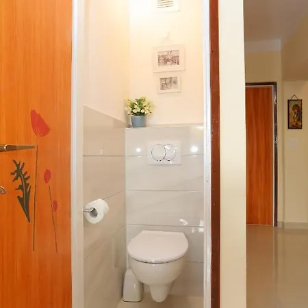 With Parking Space Nemira, Omis - 4652 Daire