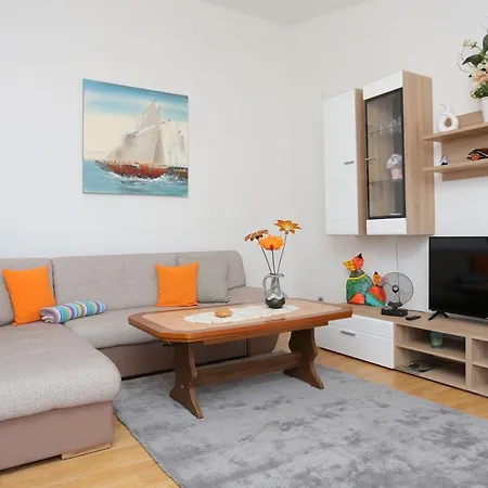 With Parking Space Nemira, Omis - 4652 Daire *