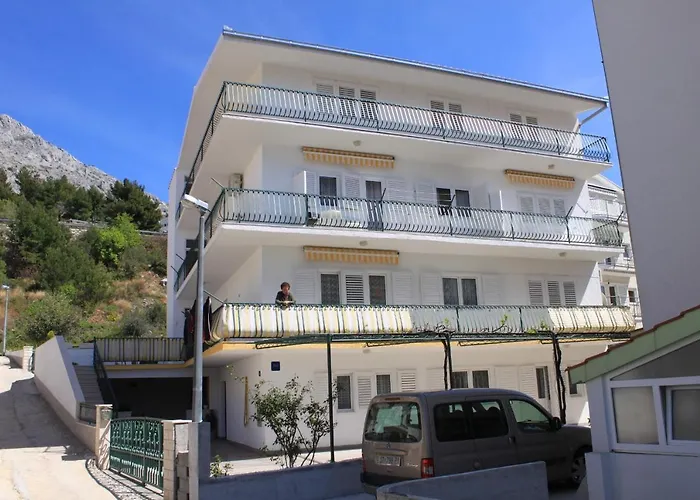 With Parking Space Nemira, Omis - 4652 Appartement