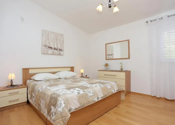 With Parking Space Nemira, Omis - 4652 Appartement *