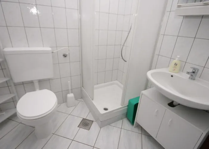 With Parking Space Nemira, Omis - 4652 Appartement