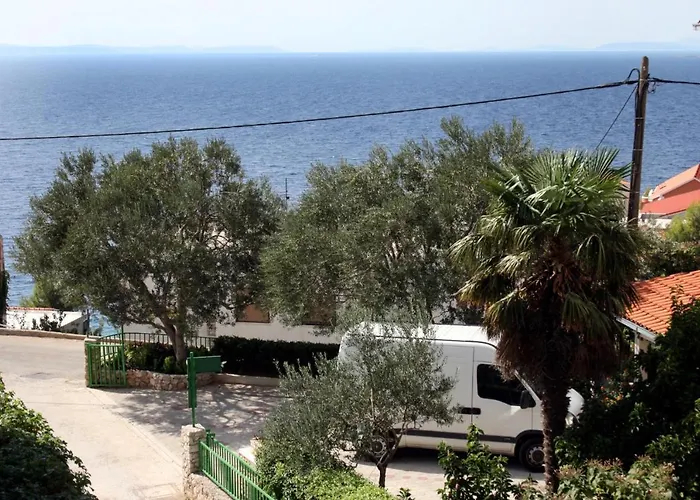 With Parking Space Nemira, Omis - 4652 Appartement *