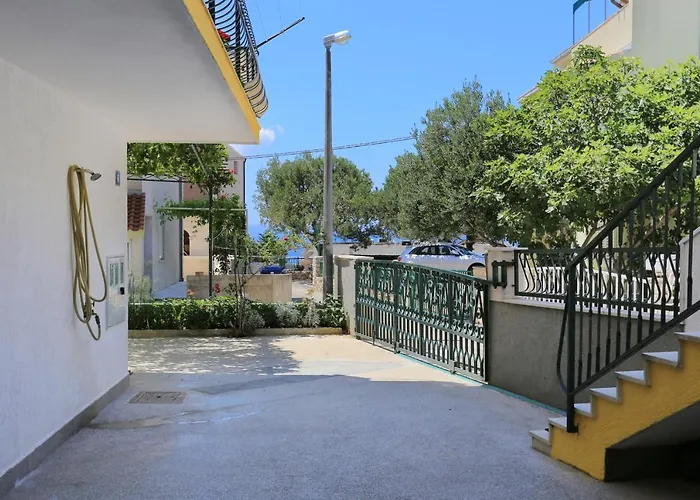 With Parking Space Nemira, Omis - 4652 Appartement Tice