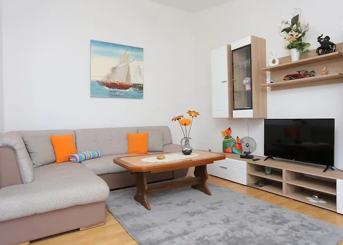 With Parking Space Nemira, Omis - 4652 Appartement *